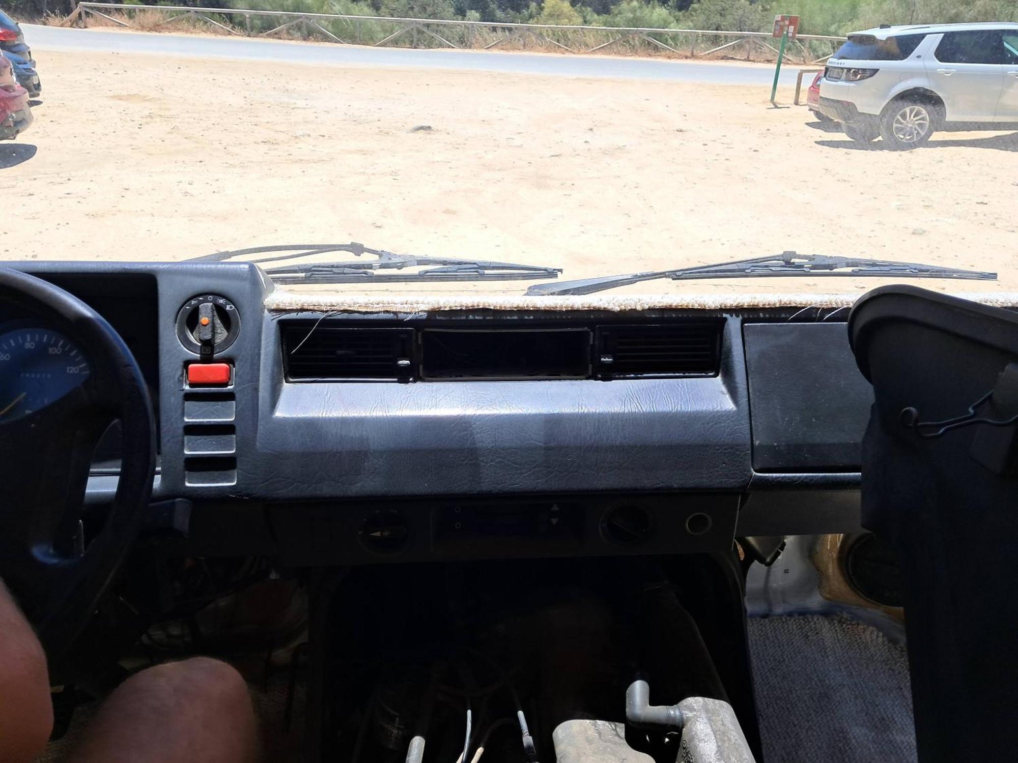 Mercedes-mb120e-van22-1 Campo de lujo *