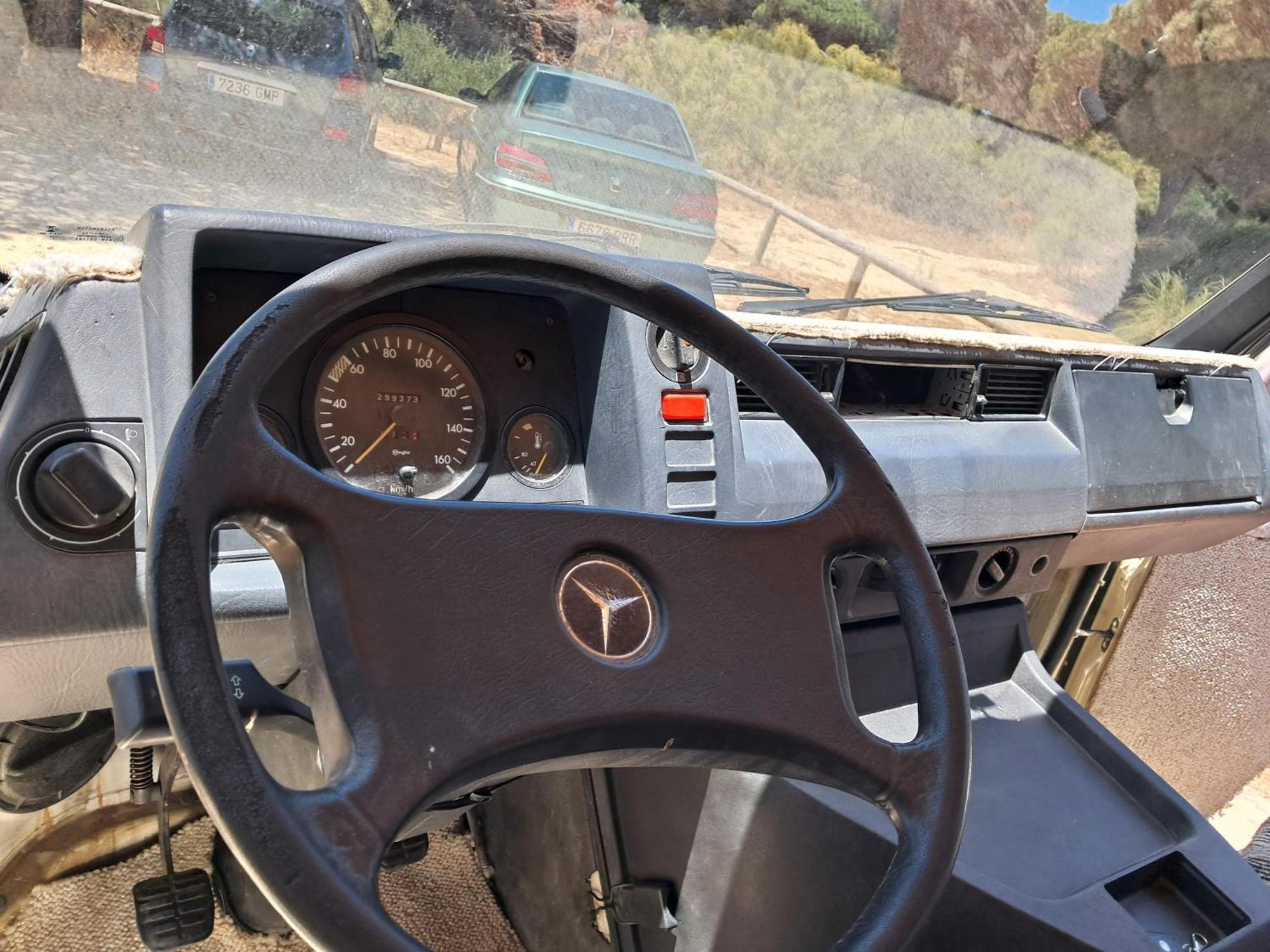 Mercedes-mb120e-van22-1 Córdoba